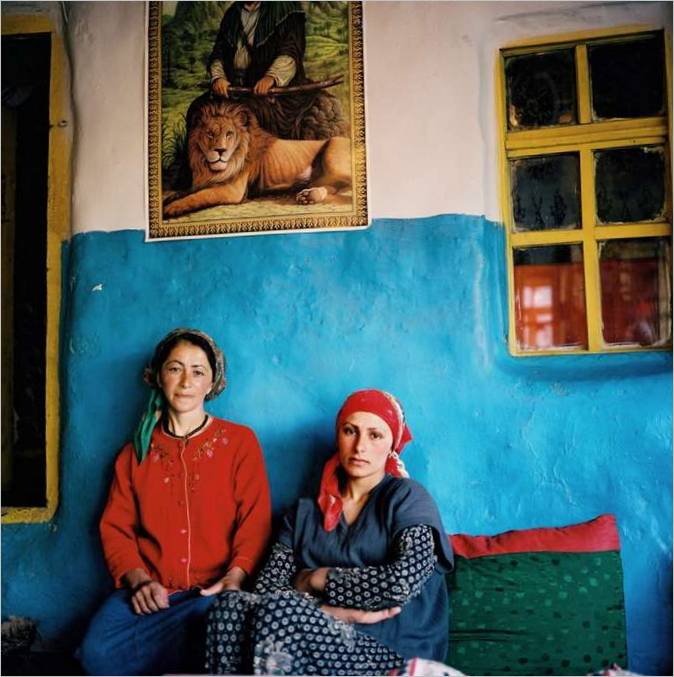 La cuñada en casa. El pueblo de Khinalig. Azerbaiyán. 2006