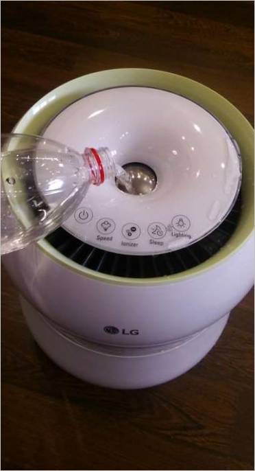 LG Mini On air lavadora vertiendo agua