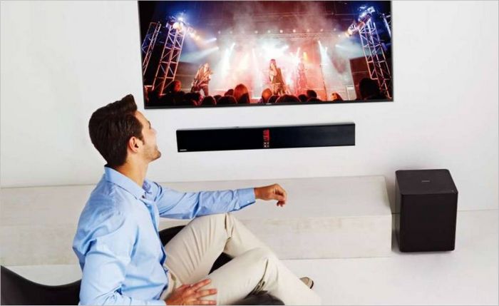 Televisores UHD y dispositivos de audio de SamsungUHD_televizory_i_audioustroystva_ot_Samsung
