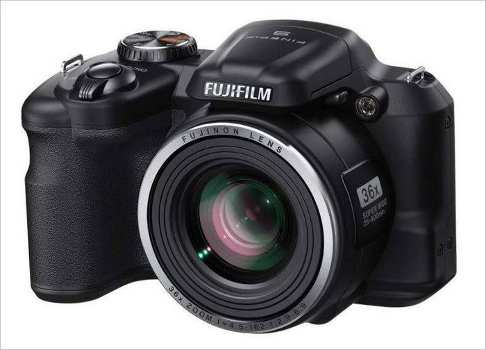 La cámara sin espejo Fujifilm FinePix S8600