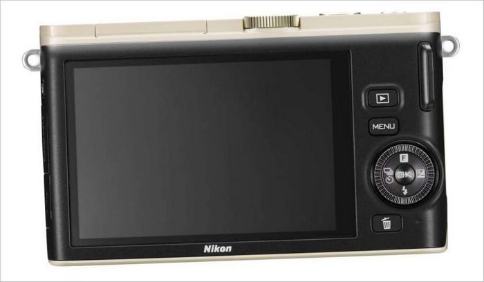 El modelo de cámara sin espejo Nikon 1 J3 - pantalla