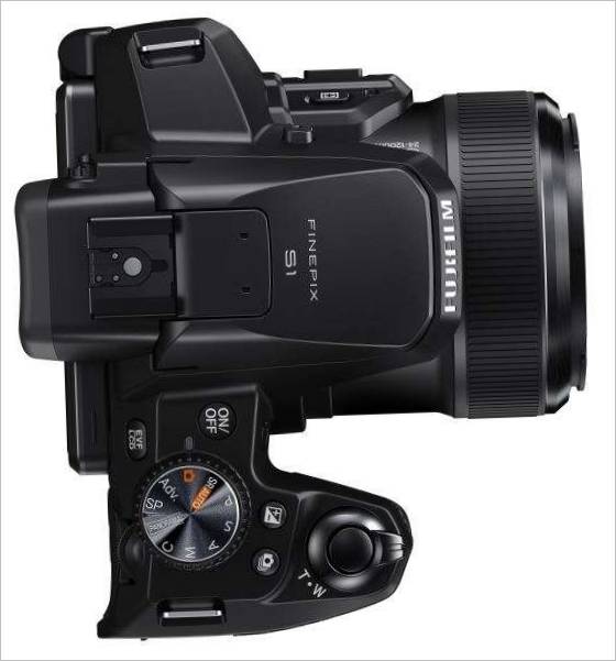 La cámara sin espejo FUJIFILM FinePix S1 - controles